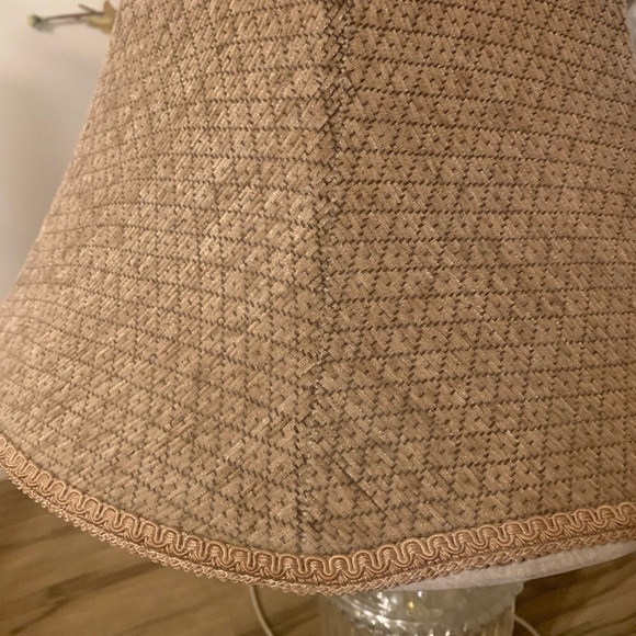 Two modern living room lamps in glass and soft fabric shade - Picture 9 of 12